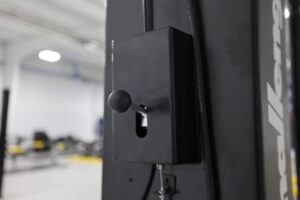 Challenger CL10AV3-DPC-QC Series ALI Versymmetric Adjustable 2 Post Car Lift 10,000 lbs. w/Dual Pendant Power Controls & Quick Cycle - Image 6