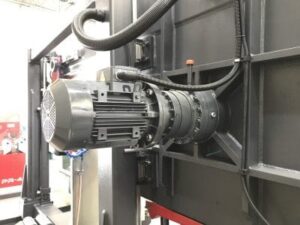 Revolution Machine Tools 10HP Semi-Automatic Column Type Single Miter Band Saw S-FAB CM 30-31 - Image 3