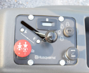 Husqvarna MZ 61 Zero Turn Mower (Briggs/Stratton) - Image 6